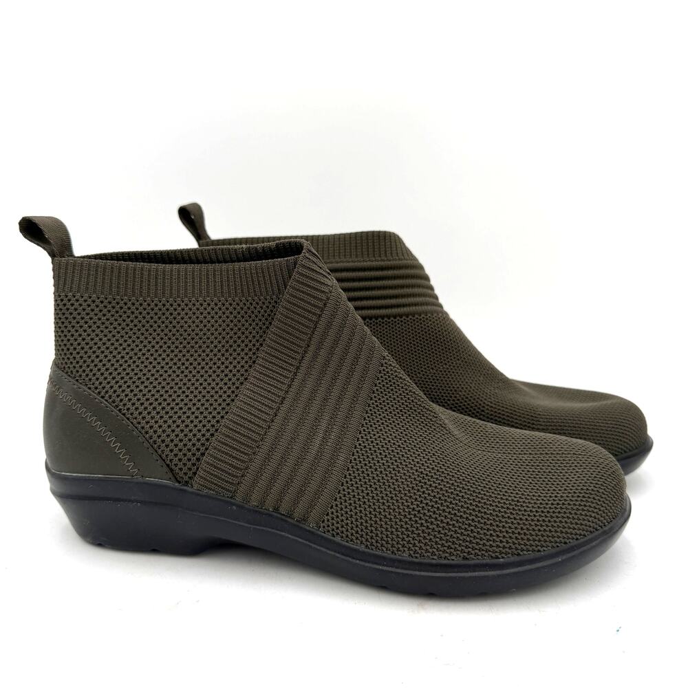 Clark’s Collection Women's Green Sashlyn Mid Ankle Boots Size 7